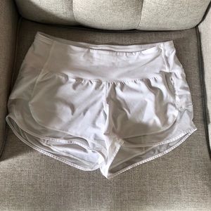 Lululemon 🍋 Bright White short